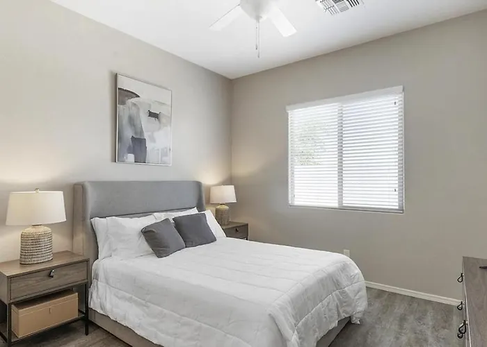 Landing - Modern With Amazing Amenities Apartment
