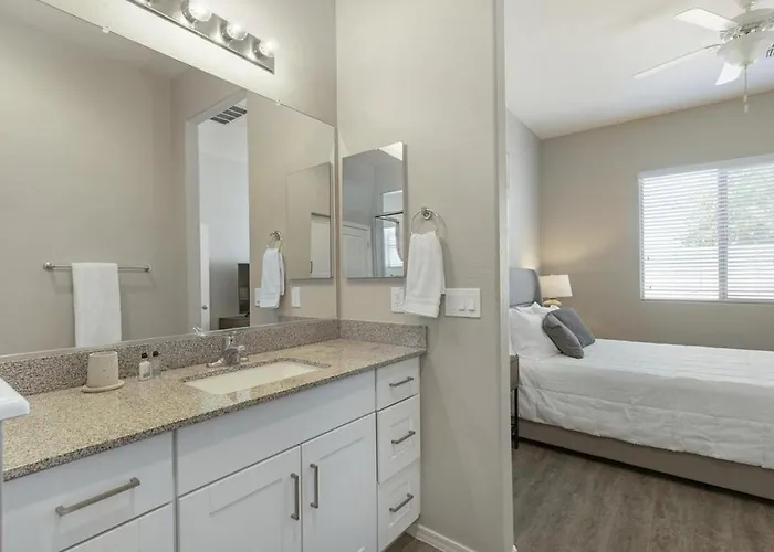 Landing - Modern With Amazing Amenities